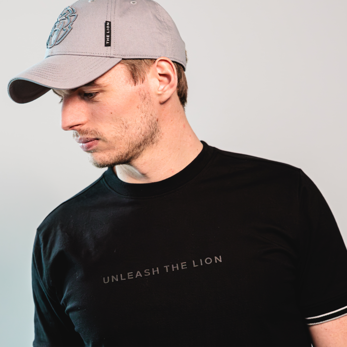 T-shirt - Zwart - Unleash The Lion image