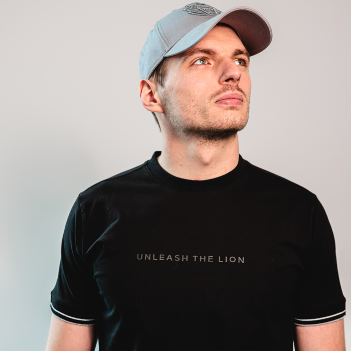 T-shirt - Zwart - Unleash The Lion image