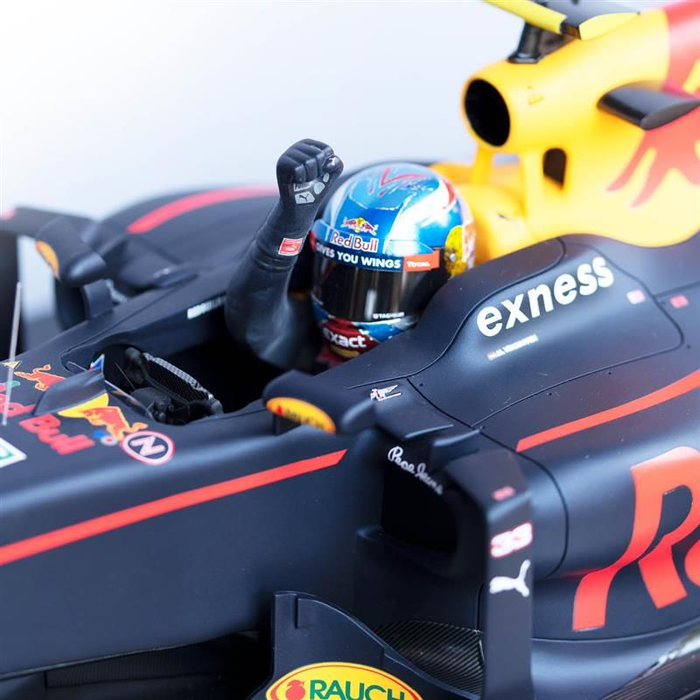 Alabama Valkuilen Varen 1:8 Red Bull Racing RB12 - 1st F1 win Spanish GP 2016 › Modelauto's ›  Verstappen.com