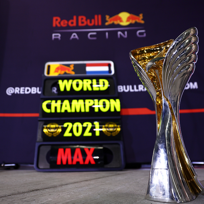 1:18 RB16B - GP Abu Dhabi 2021 - World Champion image